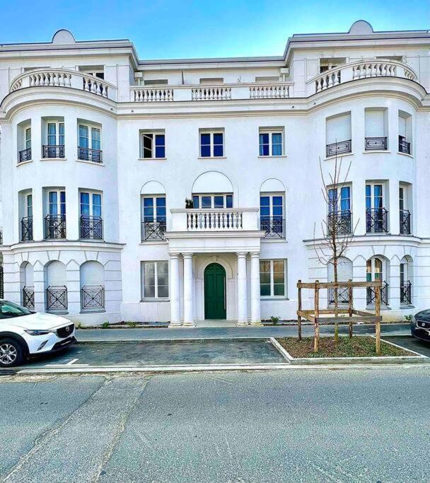 Newwilliam Apartment Serris Exterior foto
